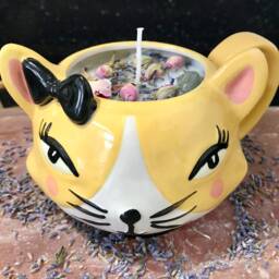 Candle Lavender Scented Soy in A Ceramic Yellow Cat Mug - thumbnail 2