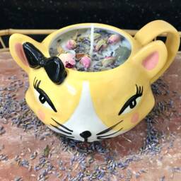 Candle Lavender Scented Soy in A Ceramic Yellow Cat Mug - thumbnail 4