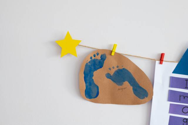 Kids Art Display With Yellow Stars & Mini Clothespegs, Easy Fit Childrens Work Wall Decor - image 1