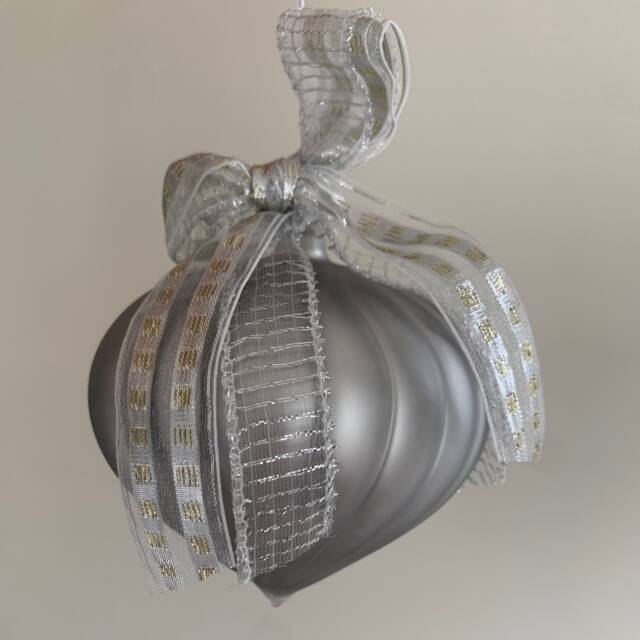 Matt Pale Grey Sultan Shaped Glass Hanging Christmas Tree Decoration With Double Bow - Festive Winter Minimal Silver Classy Urban Modern - image 1