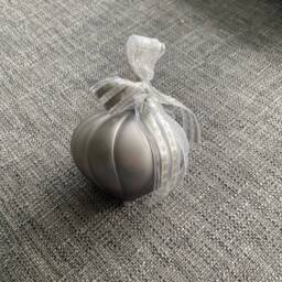 Matt Pale Grey Sultan Shaped Glass Hanging Christmas Tree Decoration With Double Bow - Festive Winter Minimal Silver Classy Urban Modern - thumbnail 2