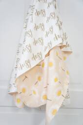 Personalized Organic Cotton Baby Blanket - Reversible Daisy Print