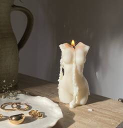 Female Body Candle - Venus Bust Soy Wax Goddess Sculptural Decor Romantic Valentine's Day Gift Mother's - thumbnail 1