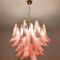 Murano Glass Chandelier in Pink Feathers & Polished Brass Metal Finish - thumbnail 4