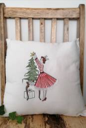 Embroidered Christmas Cushion Cover 1950S Lady With Fringe - 40x40 cm - thumbnail 1