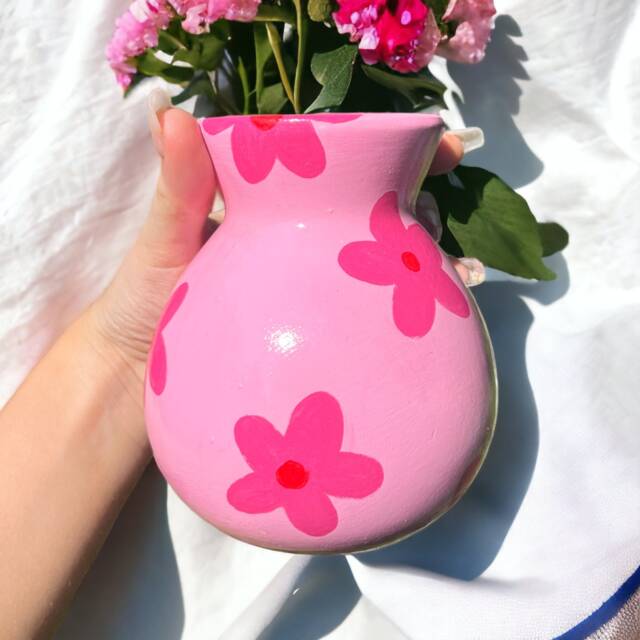 Retro Flower Hand Painted Ceramic Vase, 60S 70S Home Decor, Seamless Daisy Pattern, Pink & Red Aesthetic Floral Pottery, Cute Bestie Gift - image 1