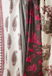 Coromandel in Rouge Noir - This Listing Is For One Pillow - thumbnail 3