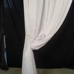 Ivory Magnetic Curtain Tieback - Classic Floral Holdback, Elegant Drapery Clip, No Drill Accessory - thumbnail 3