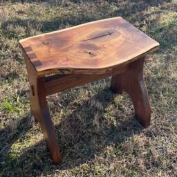 Rustic Boot Bench in Live Edge Walnut - thumbnail 3