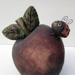 Ceramic Apple & Ladybug - thumbnail 2
