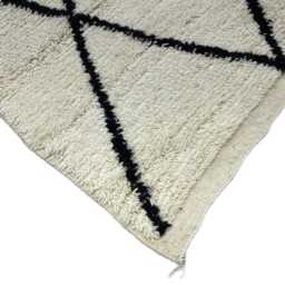Hand-Knotted Beni Ourain Wool Rug - Moroccan Diamond Pattern, Cream Ivory Black - thumbnail 4