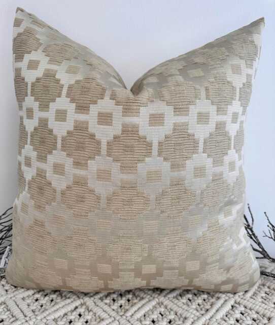 Luxury Beige Accent Pillow Scatter Cushion - Handcrafted Throw For Sofa Or Bed Set Elegant Home D??cor Style 177 - image 1