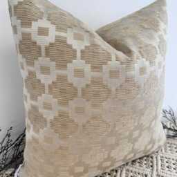 Luxury Beige Accent Pillow Scatter Cushion - Handcrafted Throw For Sofa Or Bed Set Elegant Home D??cor Style 177 - thumbnail 2