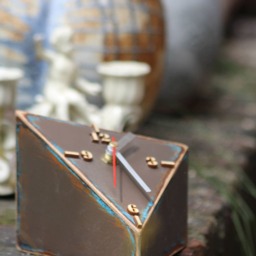 Geometric Wood Desk Clock, Triangle Distressed Table Clock - thumbnail 4