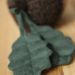 Acorn Pillow - Autumn Decor Accent Cushion, Faux Suede & Boucle - thumbnail 4