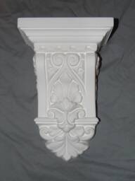 A Pair Of Large Victorian Carved Design Plaster Corbels From A Original , 27 1/2cm High 18cm Wide 9cm Deep - thumbnail 1