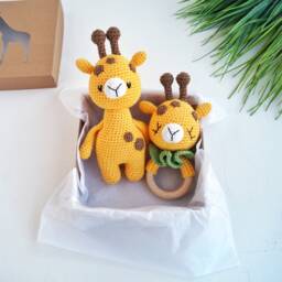 Congrats On Pregnancy Giraffe Baby Gift Box, Giraffe Set For Safari Or Jungle Shower, Gender Neutral New Mom - thumbnail 2