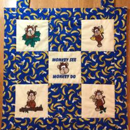 Monkey See Do Quilted Wall Hanging 19'' X - thumbnail 3