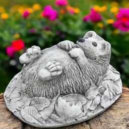 Concrete Hedgehog Statue Hedgehog Lying in Leaves Stone Garden Figurine Cement Yard Decor Cute Woodland Animal Ornament Outdoor Gift - thumbnail 3