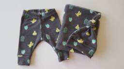 Cactus Swaddle Blanket & Newborn Hat Set. Gender Neutral Take Home Leggings. Baby Shower Gift. Photo Prop. Set - thumbnail 1