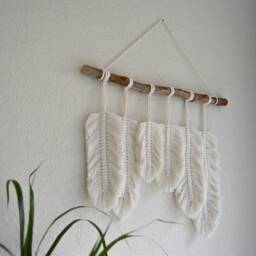 Macrame Feather Wall Hanging, Tapestry Decoration, Woven Leaf Suspension, Bohemian Fiber Art - thumbnail 3
