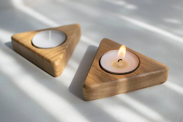 Set Of 4 Triangle Oak Wood Tealight Holders - image 1