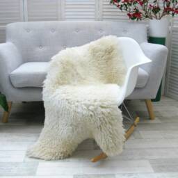 Genuine British Curly Sheepskin Rug, Creamy White Lambskin - thumbnail 2