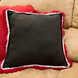 Crochet Pillow - thumbnail 3