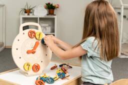 Lil House Kids Learning Clock Montessori Toy Educational Activity Preschool Learning Kids Gift Wooden Eco Clock - thumbnail 1