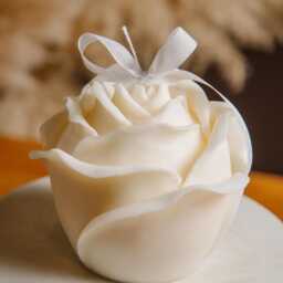 Extra Large Rose Candle - Soy Wax Perfect Gift For Her - thumbnail 2