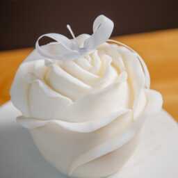 Extra Large Rose Candle - Soy Wax Perfect Gift For Her - thumbnail 3