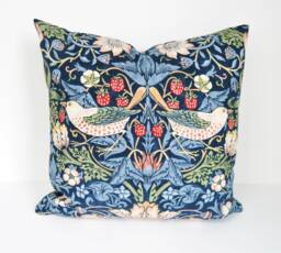 "Double Sided 16"" Strawberry Thief Pillow Cover. Design William Morris, 100% Cotton Fabric. For Cushion Size 40x40 cm - 16""x16" - thumbnail 1