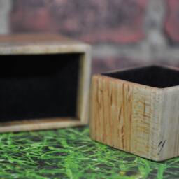 Unique Keepsake Box - Sculpted Ash & Reclaimed Redwood Poplar Wood Decoration Jewelry Ring Earrings Presentation Love - thumbnail 4
