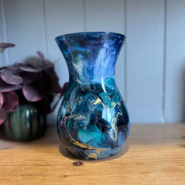 Hand Decorated 18cm Tall Blue & Teal Green Glass Vase Gold Copper Or Silver Finish - image 1