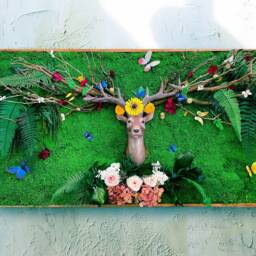 Deer Head Moss Wall Art Preserved Flowers & Resin Antlers - thumbnail 2