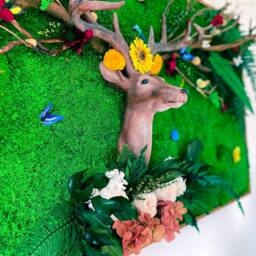 Deer Head Moss Wall Art Preserved Flowers & Resin Antlers - thumbnail 3