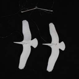 Pelican Mobile Sculpture Statue By John Perry Duo 6In Wingspan Figurine - thumbnail 3