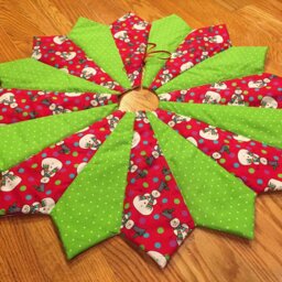 Christmas Tree Skirt, 26 Inch Diameter, Table Top, Mini, Snowman, Small, Juvenile Print, Red, Lime Green, Children, Quilted - thumbnail 2