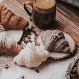 Croissant Soy Wax Candle - Bakery Candle Breakfast Pillar Decorative Gift Unique Home Decor - thumbnail 3