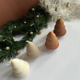 Scented Christmas Tree Candle - Soy Wax Festive Decor - thumbnail 4