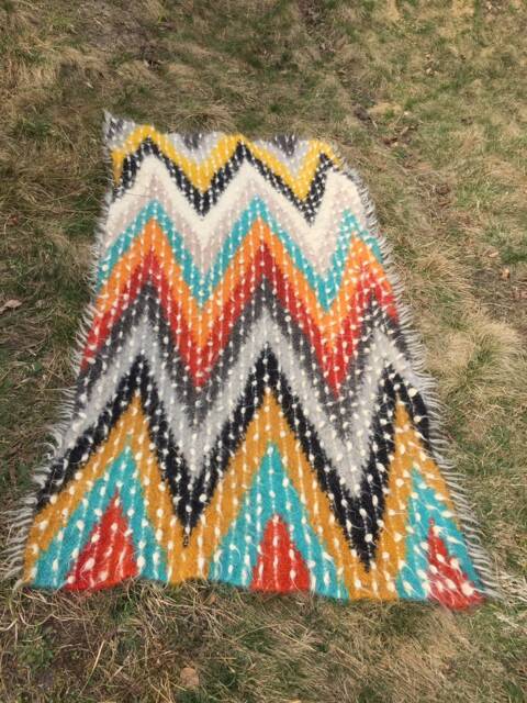 Handmade Woven Wool Throw Blanket Zigzag Sofa Rug - image 1