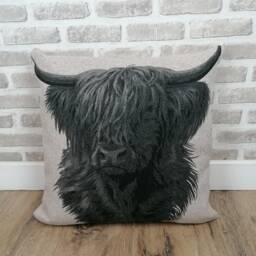 Highland Cow Cushion Cover Set - 56cm, Beige Back - thumbnail 2