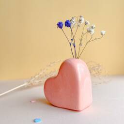 Handshaped Tiny Heart Vase/Handpainted Unique Gift Hygge Decor Dollhouse Miniatures Cute Birthday Budvase - thumbnail 2