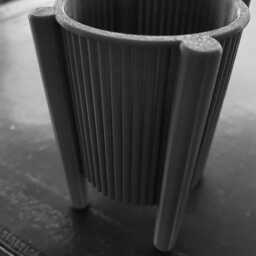 Mid-Century Ribbed Planter With Feet - Modern Retro Indoor Plant Pot Custom Colour Options - 3D Printed - thumbnail 2