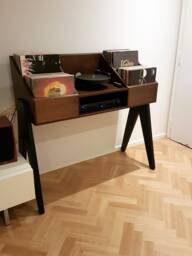 Vinylconsolle - Record Display & Turntable Consolle in Solid Birch Wood