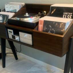 Vinylconsolle - Record Display & Turntable Consolle in Solid Birch Wood - thumbnail 2