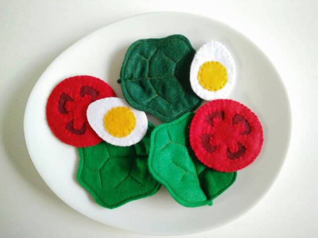 Mixed Salad Tomatoes, Lettuce, Hard-Boiled Eggs - image 1