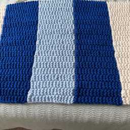 Hand-Knitted Bed Throw Blue & White Blanket - thumbnail 4
