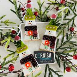 Beautiful Fused Glass Snowman Decoration - Fused Christmas Decoration, Snowman Cornish Glass - thumbnail 4