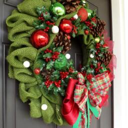 Green & Red Berries Christmas Wreath - Way/Classic Gift Decorations Ornament - thumbnail 2